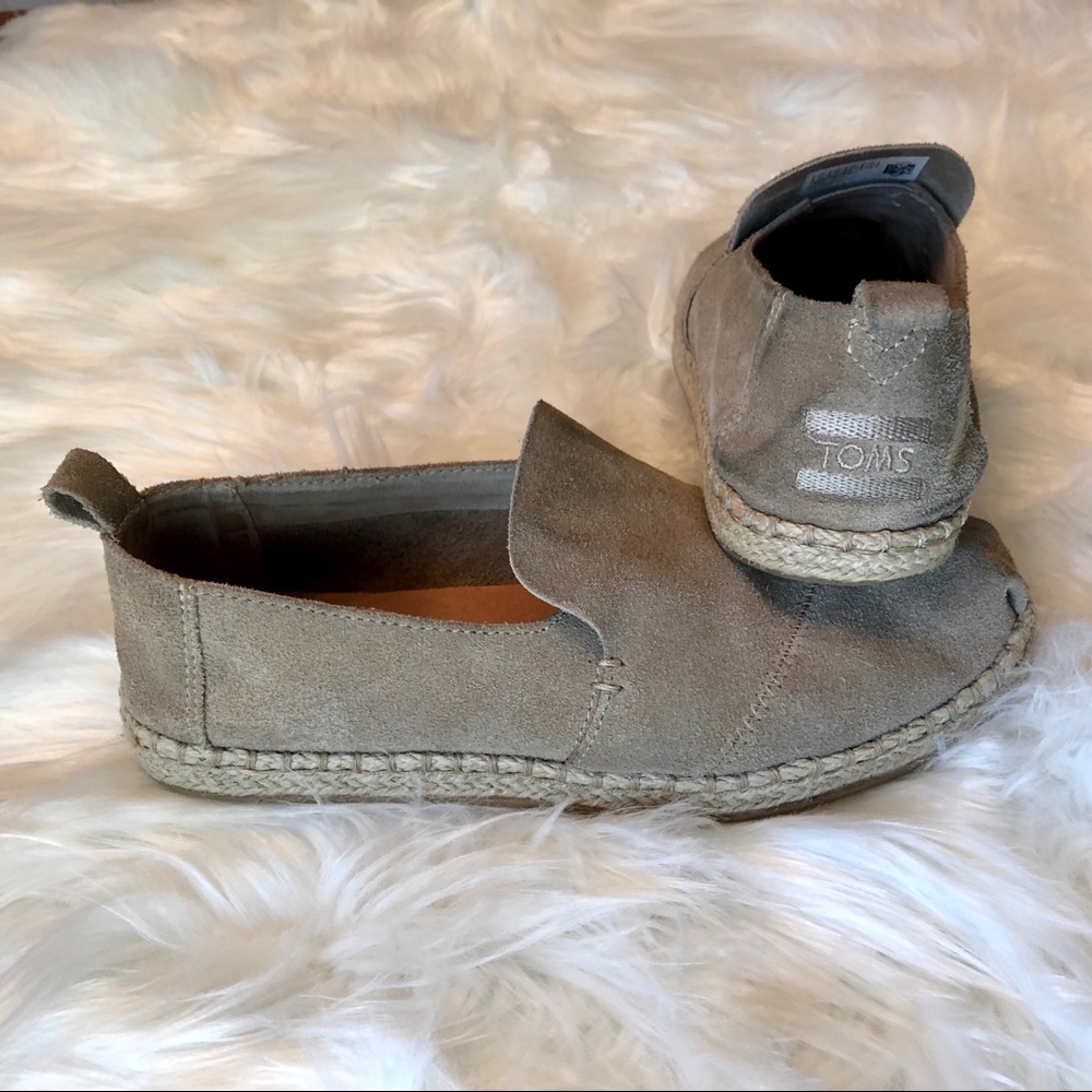 Toms size 6 shoes